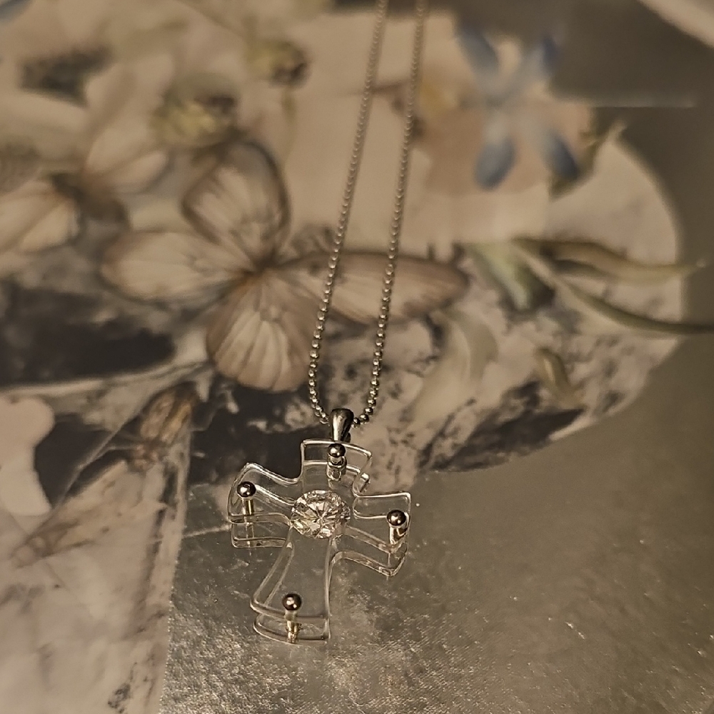 Elegant Silver Cross Pendant Necklace